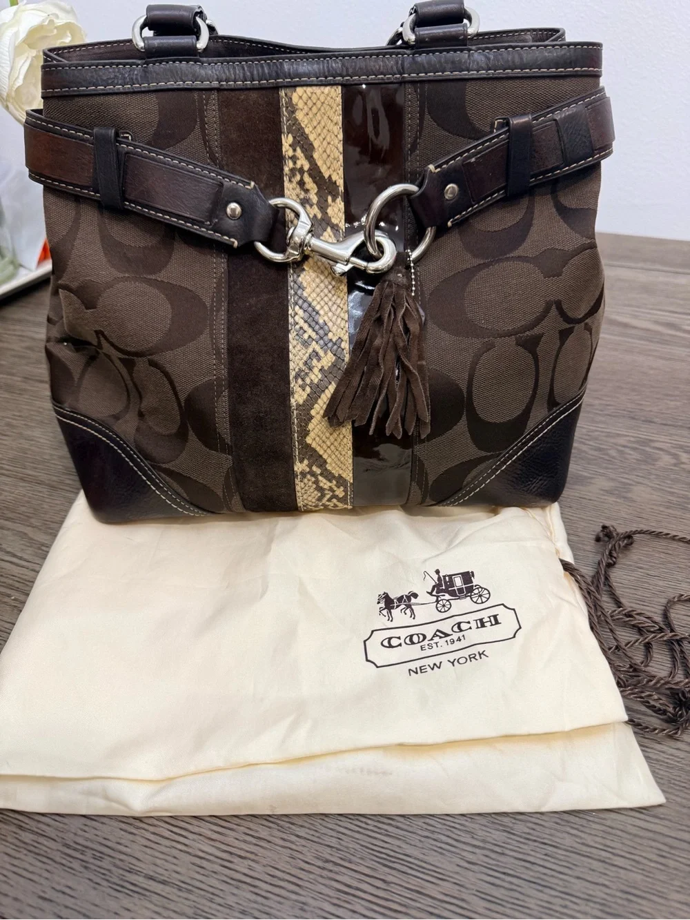 Coach stylish shoulder